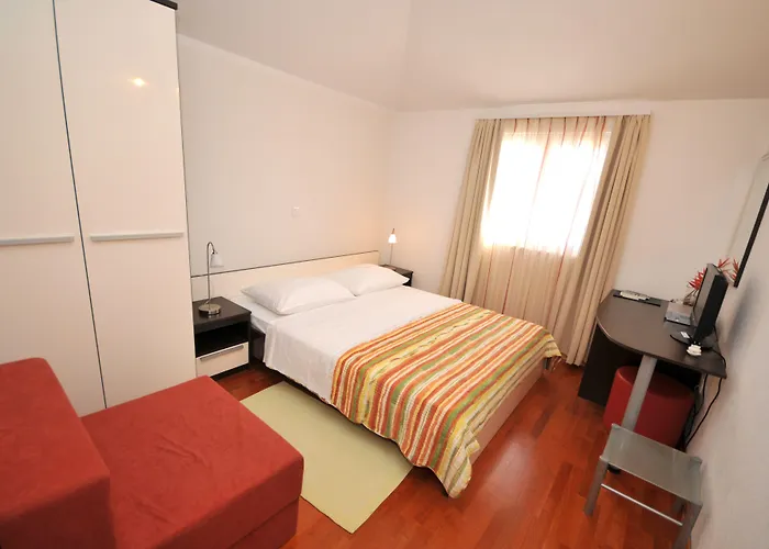 Apartments&rooms Maslina Affittacamere
