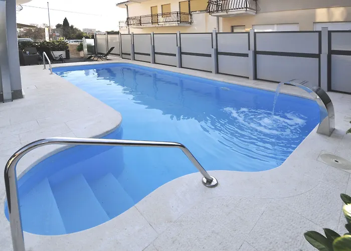Apartments&rooms Maslina 4* Traù
