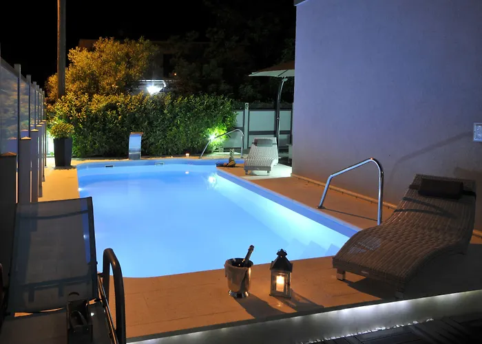 Apartments&rooms Maslina Affittacamere 4*