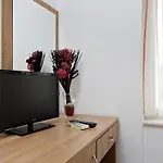 招待所 & Maslina 特罗吉尔