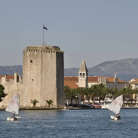 & Maslina Penzion Trogir