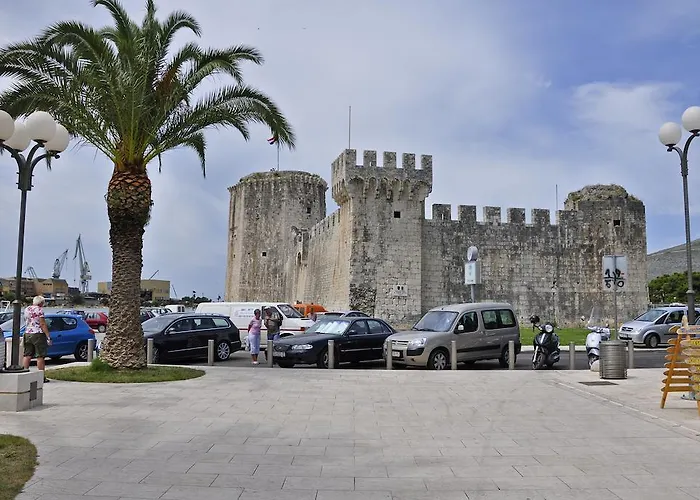 Gasthof & Maslina Trogir
